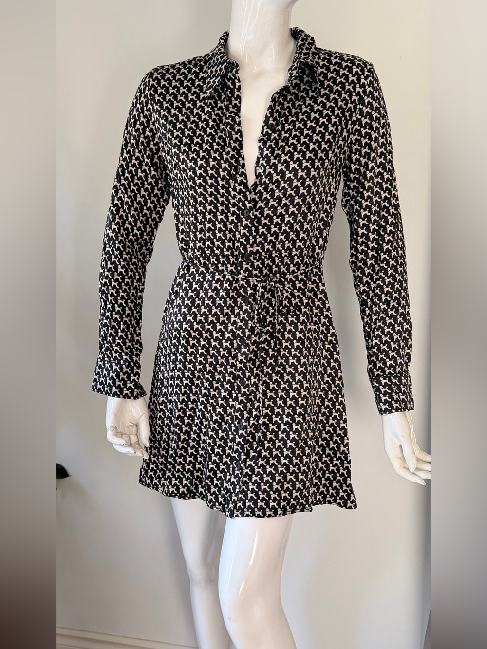 & Other Stories Black and White Printed Tie-Waist Long Sleeve Dress